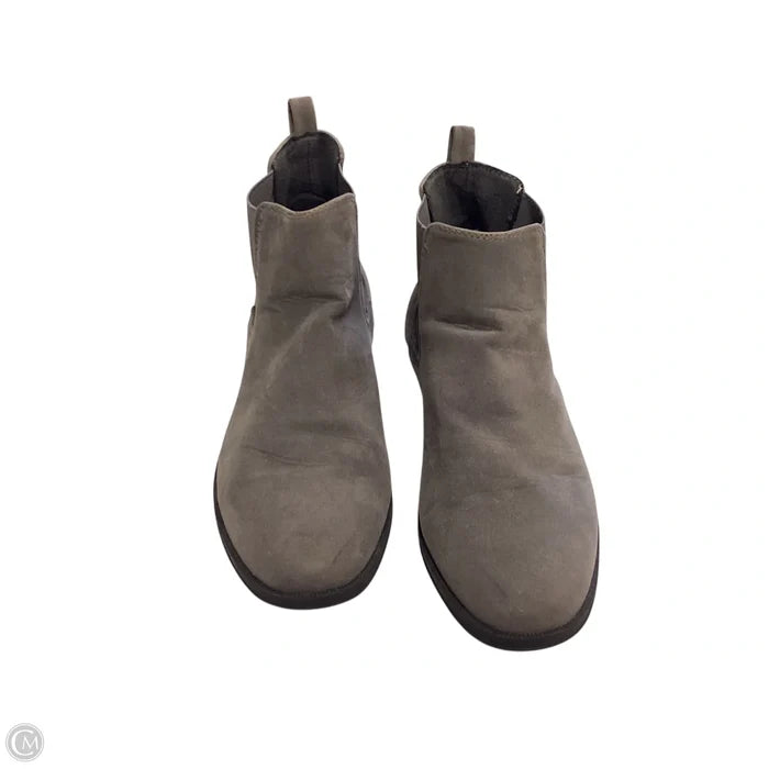 Boots Ankle Flats By Clothes Mentor In Grey, Size: 9