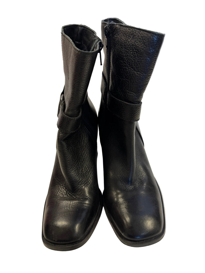 Boots Ankle Heels By Clothes Mentor In Black, Size: 7
