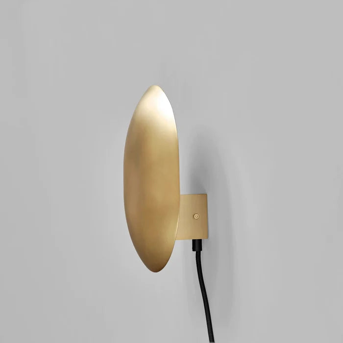 Clam Wall Lamp - Brass Lamps 101 Copenhagen
