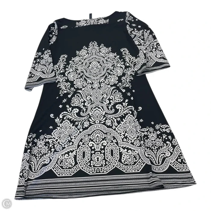 Dress Casual Short By Cmc In Black & White, Size: L