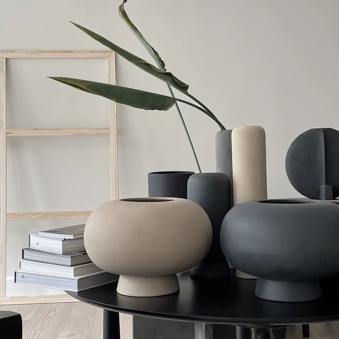 Kabin Vase, Fat - Black Vases 101 Copenhagen