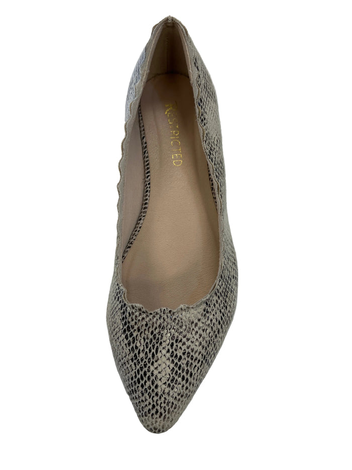 Shoes Flats Ballet By Restricted In Snakeskin Print, Size: 8