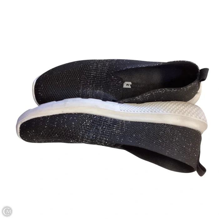 Shoes Sneakers By Clothes Mentor In Black, Size: 8
