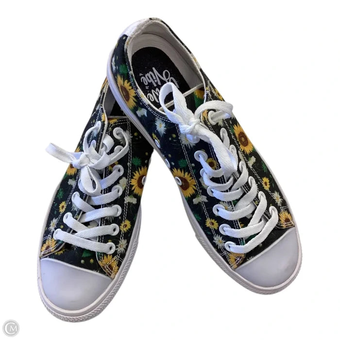 Shoes Sneakers By Clothes Mentor In Black & Yellow, Size: 8.5