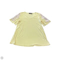 Top Short Sleeve By Nina Leonard In Yellow, Size: M