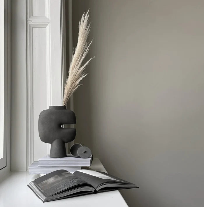 Tribal Vase, Medio - Dark Grey Vases 101 Copenhagen