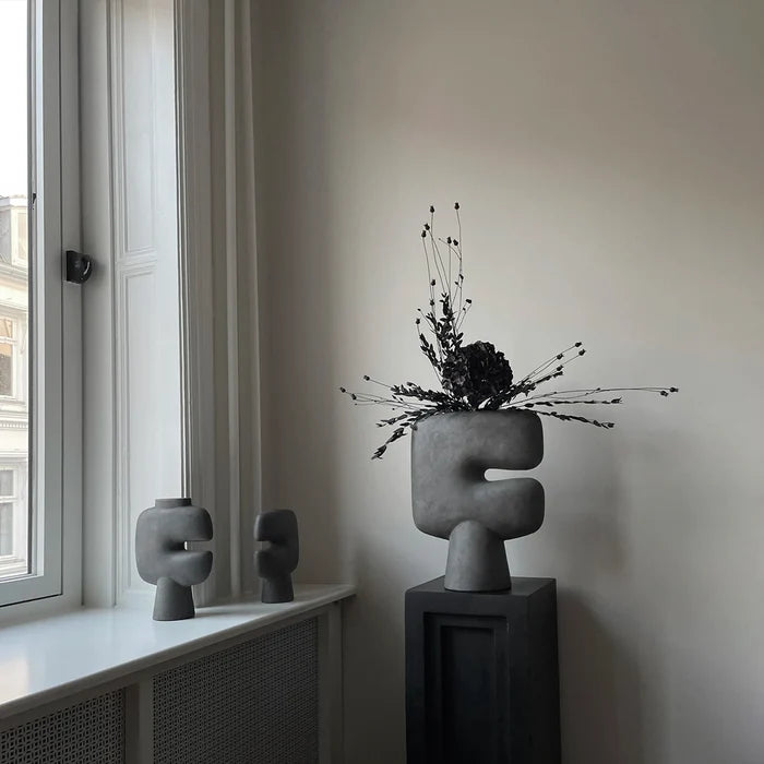 Tribal Vase, Medio - Dark Grey Vases 101 Copenhagen